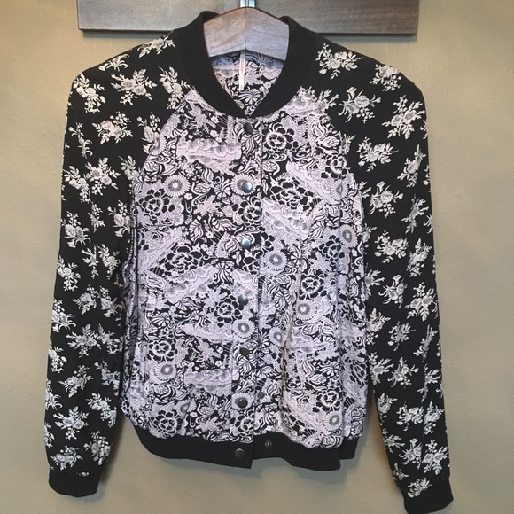 Free People Jackets & Blazers - Free People bomber jacket